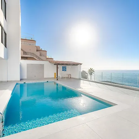 Blue Haven - Ocean View Penthouse With Jacuzzi And Pool Apartamento *