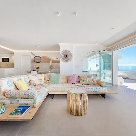 Blue Haven - Oceanfront Penthouse - Privacy - Private Jacuzzi - Community Pool - Ac * Acantilado de los Gigantes